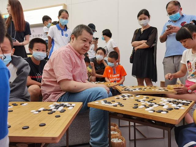 
推广围棋文化华为不忘初心 华为手机杯中国围棋甲级联赛圆满闭幕“ayx官网”(图5)