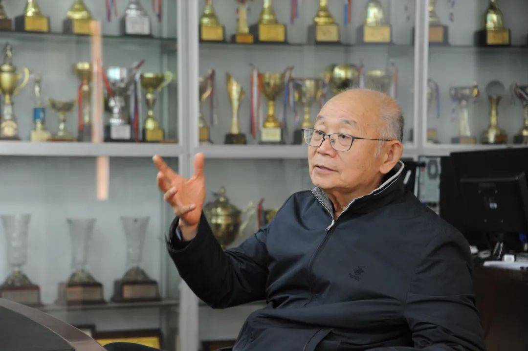 【ayx官方网站】
我国体育学泰斗卢元镇教授莅临我校体育部开展讲座交流(图6) 【ayx官方网站】
我国体育学泰斗卢元镇教授莅临我校体育部开展讲座交流(图6)