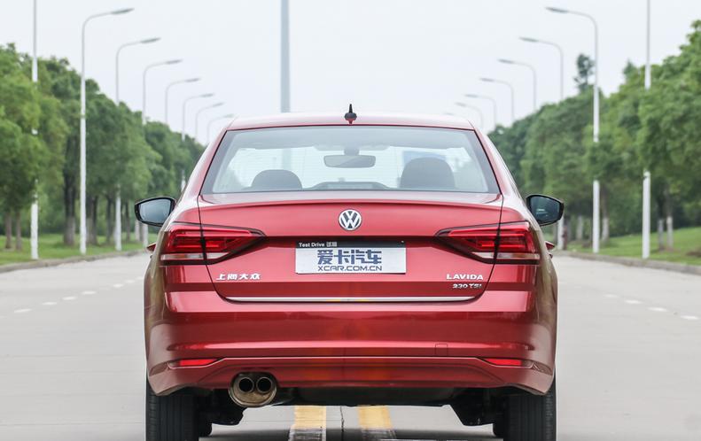 ayx官方网站：
4-0到1-2！欧冠卫冕冠军绝杀疯狂13连胜 莱万点球被吹