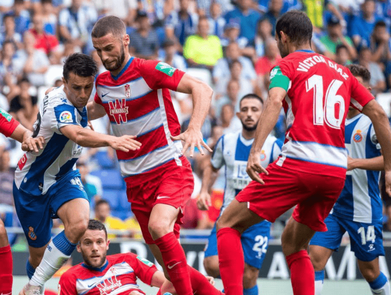 ayx官网_
又一权门堕落 已经七轮不胜 半年前还是欧冠16强(图5)