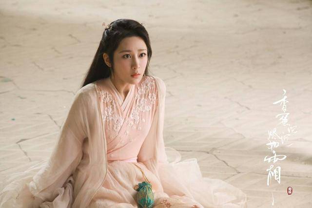 【爱游戏（ayx）中国官方网站】
8月电视剧演员指数 杨紫名次直线下滑 鹿晗第2 榜首实至名归(图15)