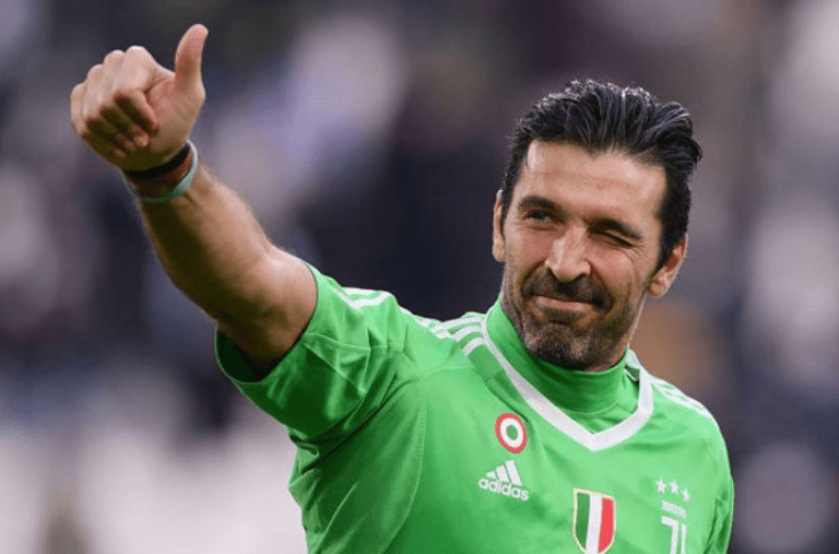 
现役球员五大联赛进场次数榜单：布冯榜首 C罗第四！_爱游戏（ayx）中国官方网站