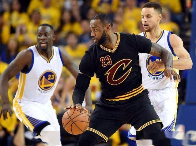 爱游戏（ayx）中国官方网站|
新赛季现在保持不败的五支球队 没有一支球队是夺冠热门球队(图3)